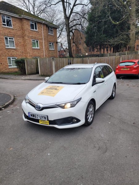 TOYOTA AURIS